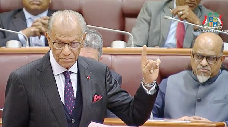 Le Premier ministre décrit les mesures visant à améliorer la transparence dans le recrutement de la fonction publique